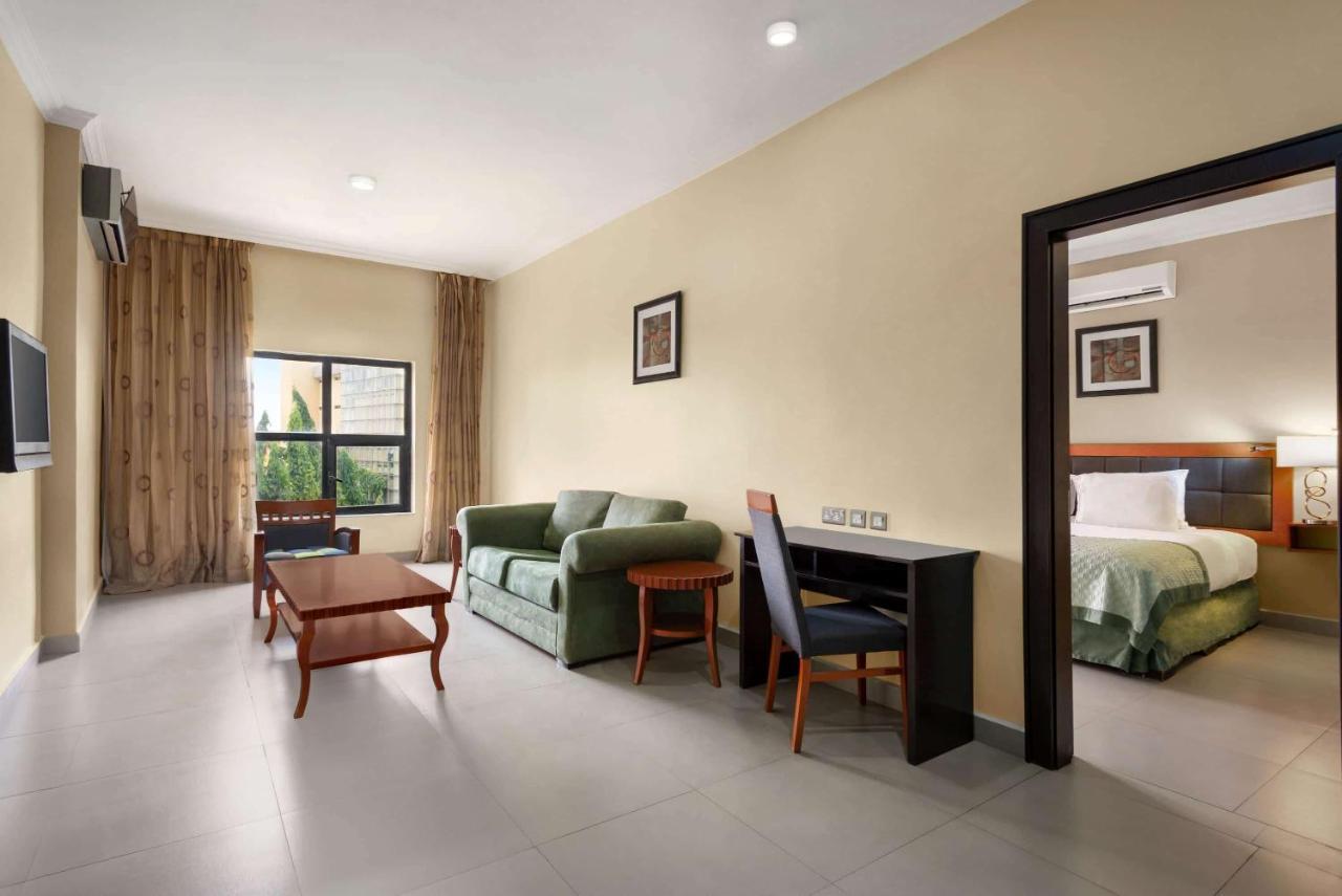 Hawthorn Suites By Wyndham אבוג'ה מראה חיצוני תמונה