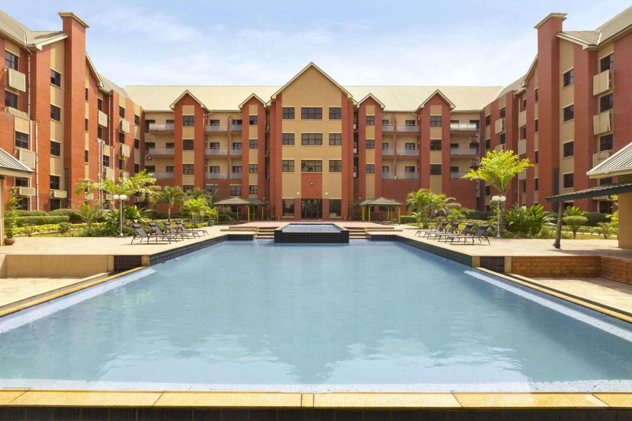 Hawthorn Suites By Wyndham אבוג'ה מראה חיצוני תמונה