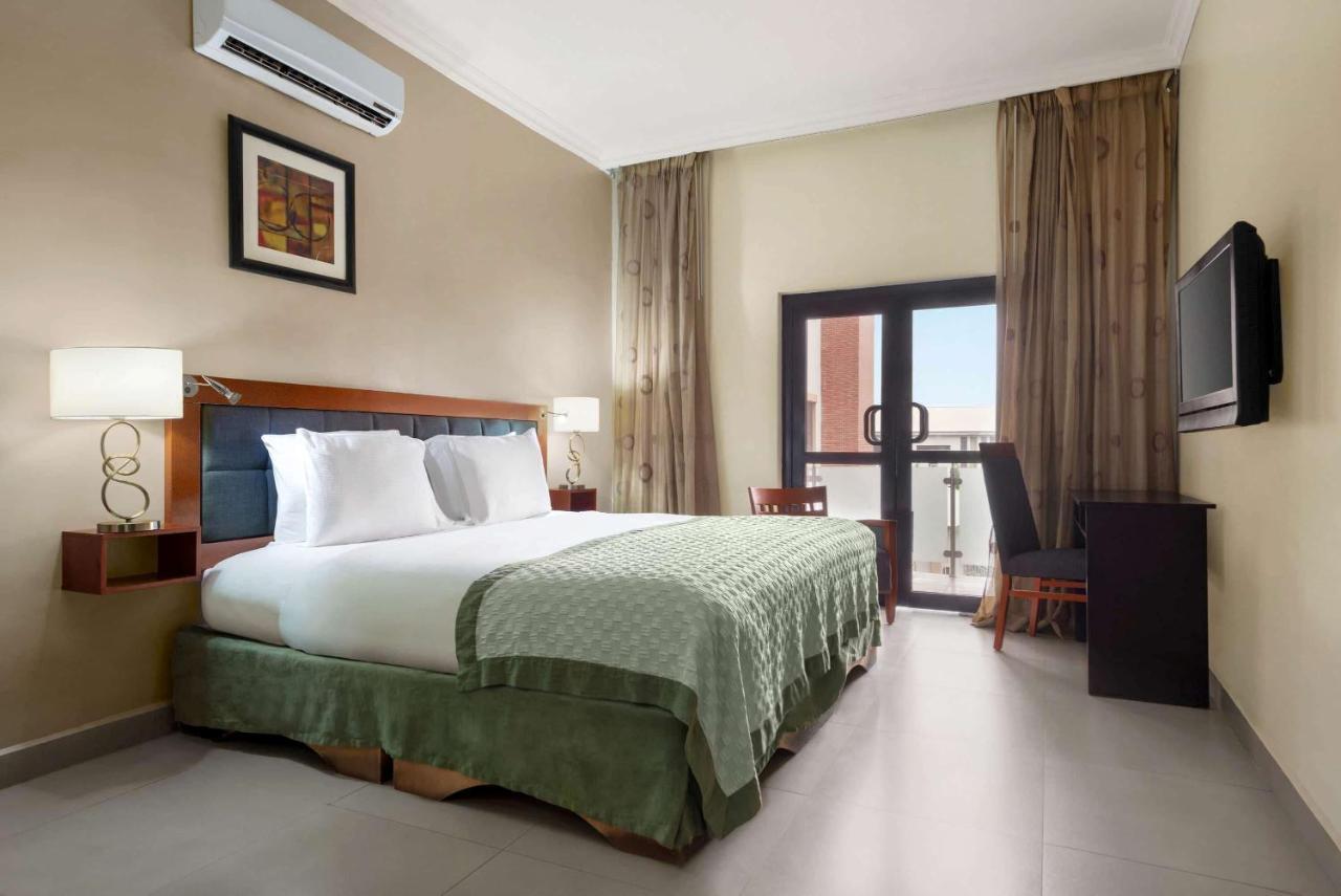 Hawthorn Suites By Wyndham אבוג'ה מראה חיצוני תמונה