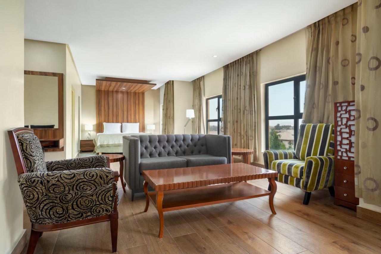 Hawthorn Suites By Wyndham אבוג'ה מראה חיצוני תמונה