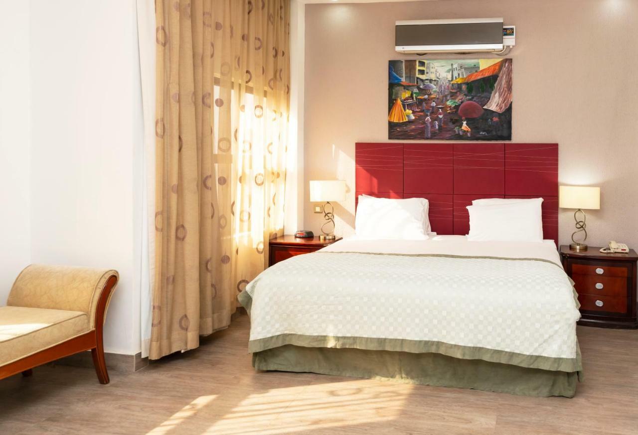 Hawthorn Suites By Wyndham אבוג'ה מראה חיצוני תמונה