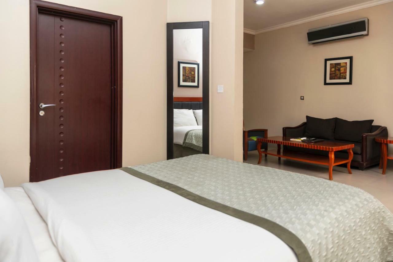 Hawthorn Suites By Wyndham אבוג'ה מראה חיצוני תמונה
