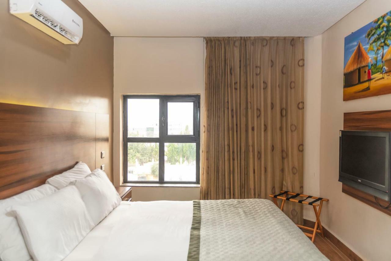 Hawthorn Suites By Wyndham אבוג'ה מראה חיצוני תמונה