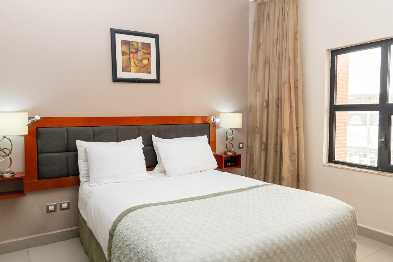 Hawthorn Suites By Wyndham אבוג'ה מראה חיצוני תמונה