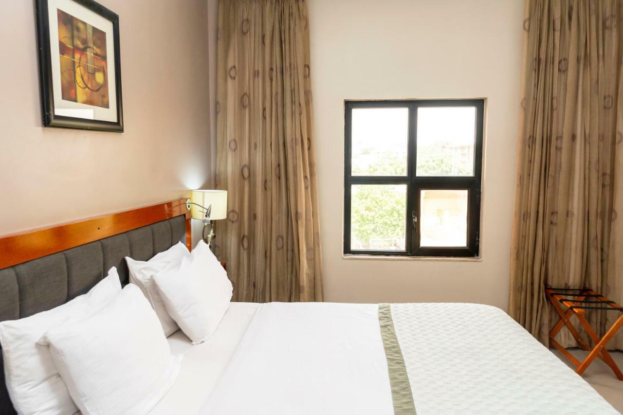Hawthorn Suites By Wyndham אבוג'ה מראה חיצוני תמונה
