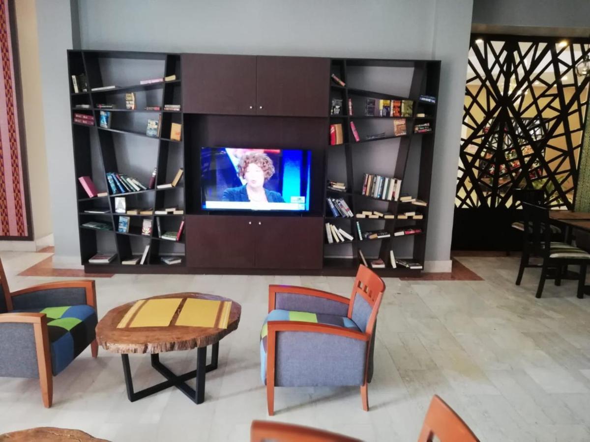 Hawthorn Suites By Wyndham אבוג'ה מראה חיצוני תמונה