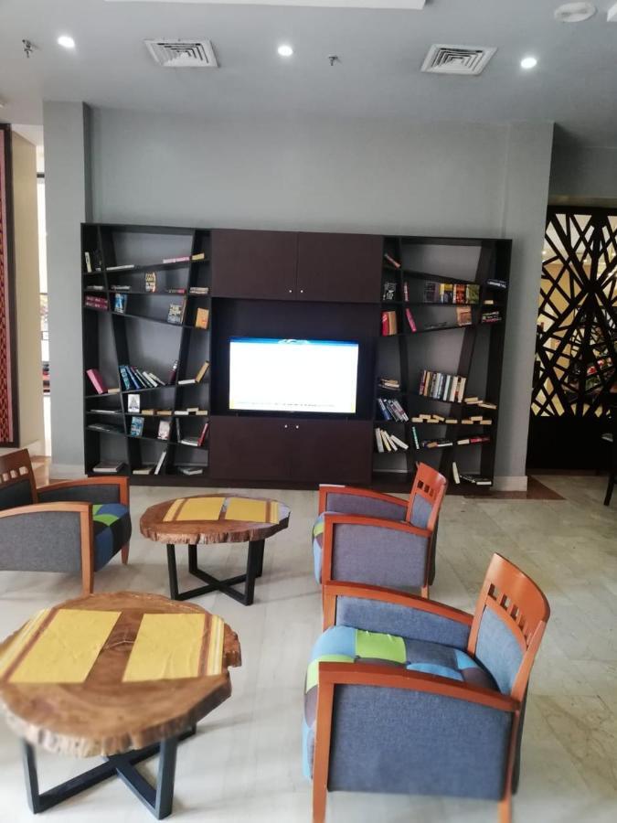 Hawthorn Suites By Wyndham אבוג'ה מראה חיצוני תמונה